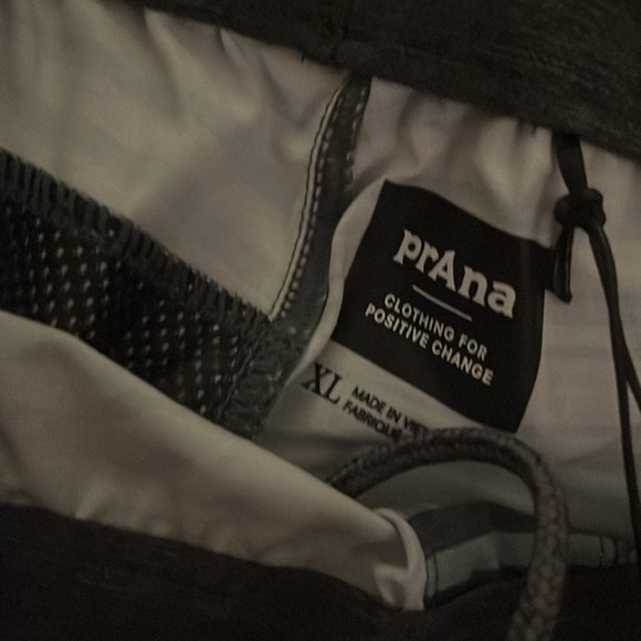 NWT Men’s “prAna Slope Short” gorgeous design, Size XL with an inseam of 7”. - Picture 5 of 5